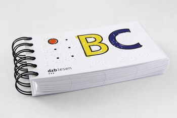 Kleines Ringbuch (Buchstaben ABC in Braille- und Großschrift)